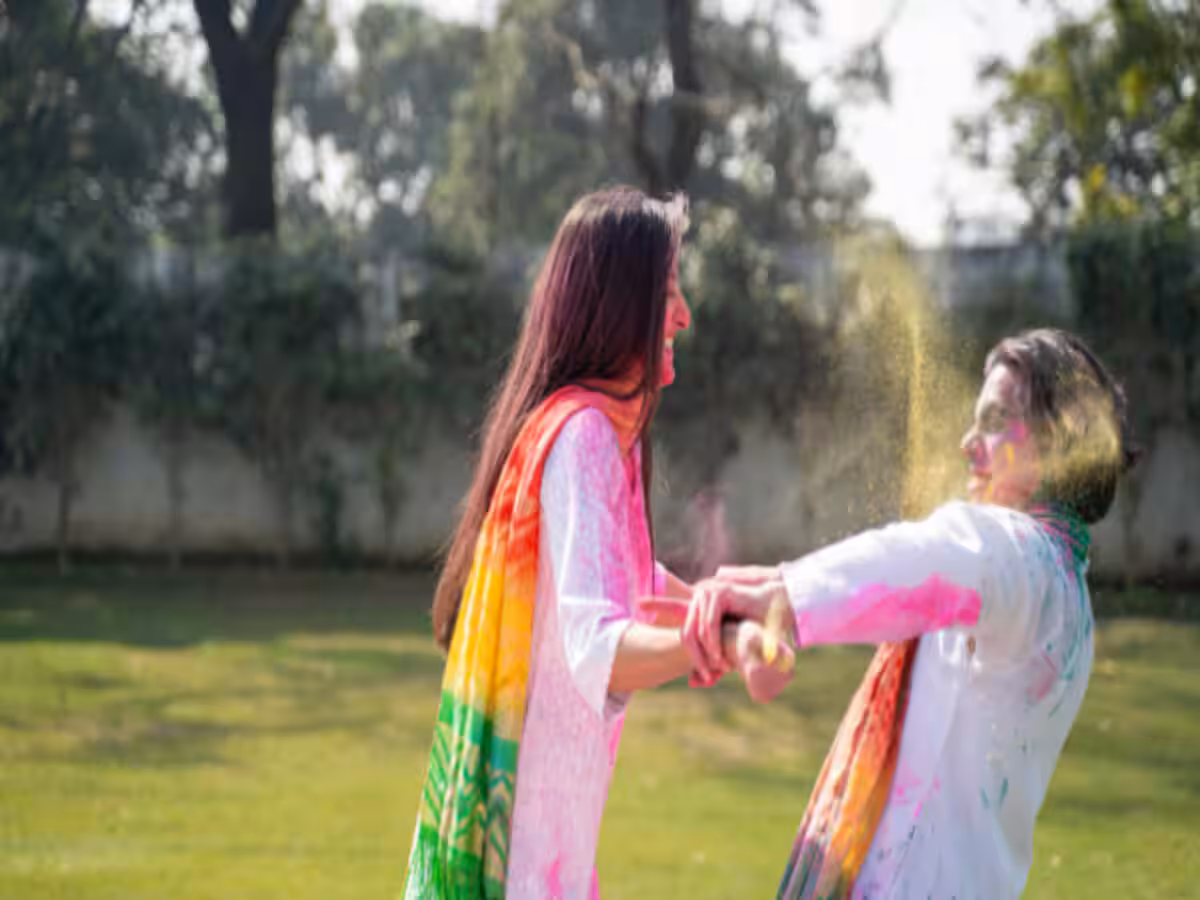 હોળી 2025 તારીખ શુભ મુહૂર્તા અને મહત્વ
