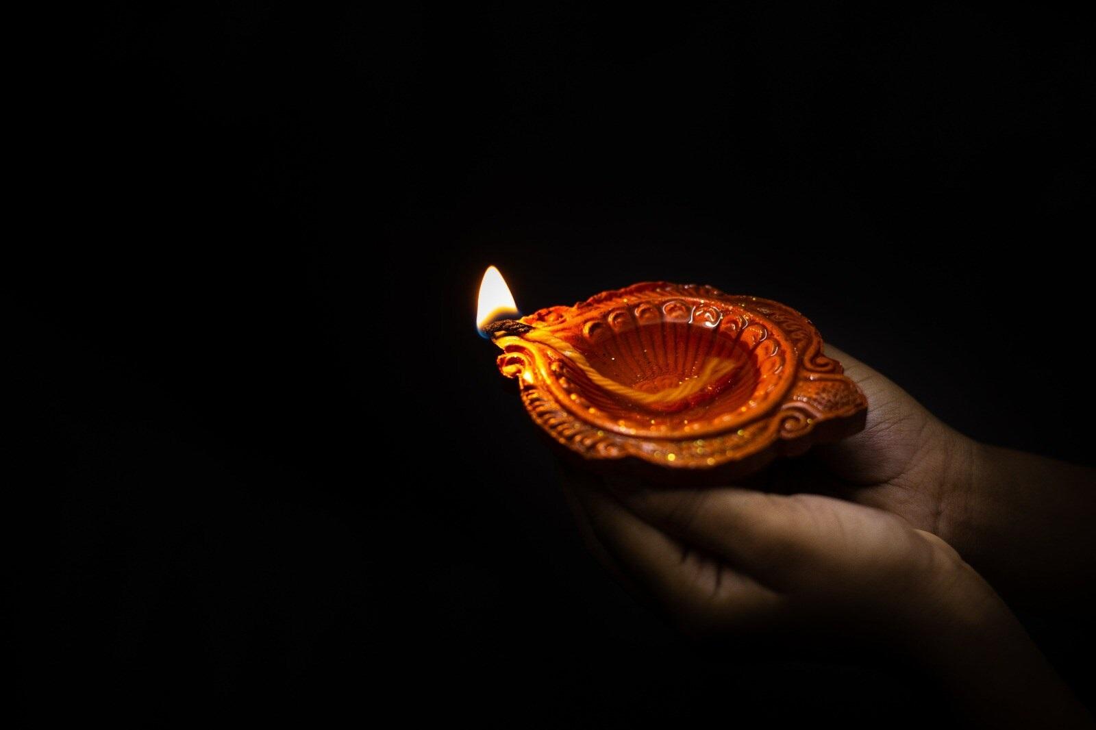 દરરોજ સાંજે દીપક ઉપાય