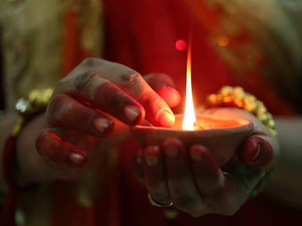 દરરોજ સાંજે દીપક ઉપાય
