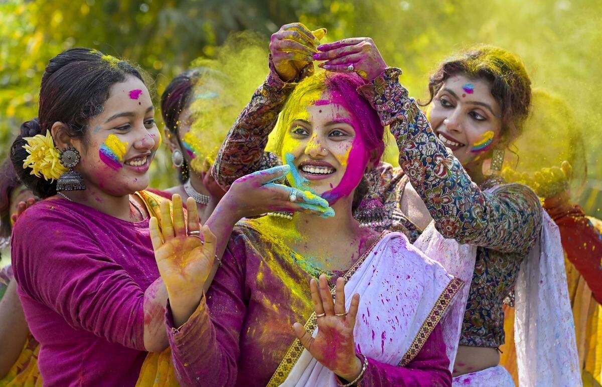 હોળી 2025 પૈસા માટે વેસ્ટુ ઉપાય 