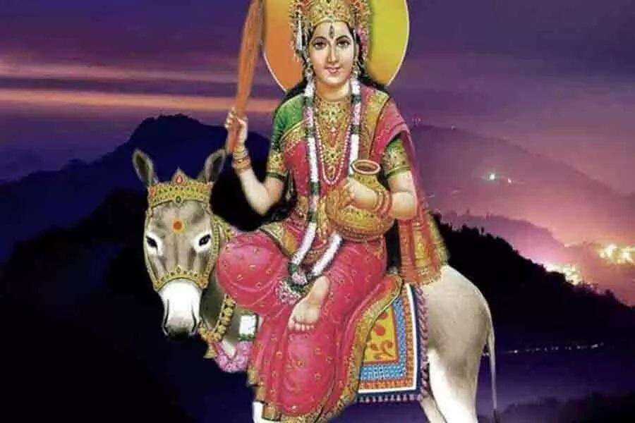 શીટલા અષ્ટમી 2025 શીટલા અષ્ટમી પર આ વસ્તુઓ દાન કરો