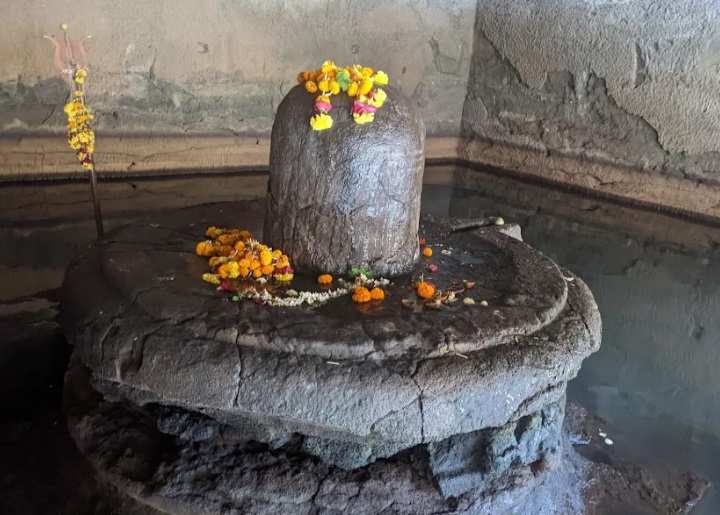 મહારાષ્ટ્રમાં કેદારેશ્વર ગુફા મંદિર