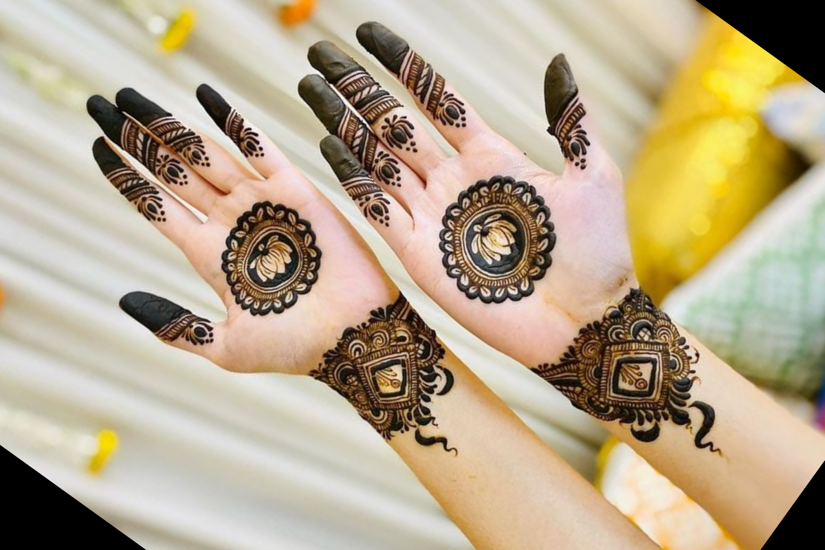 સાવન વિશેષ સુંદર કેન્દ્ર મહેંદી ડિઝાઇન્સ: આ સરળ મહેંદી ડિઝાઇનને હાથ પર સવાનના તહેવારમાં બનાવો