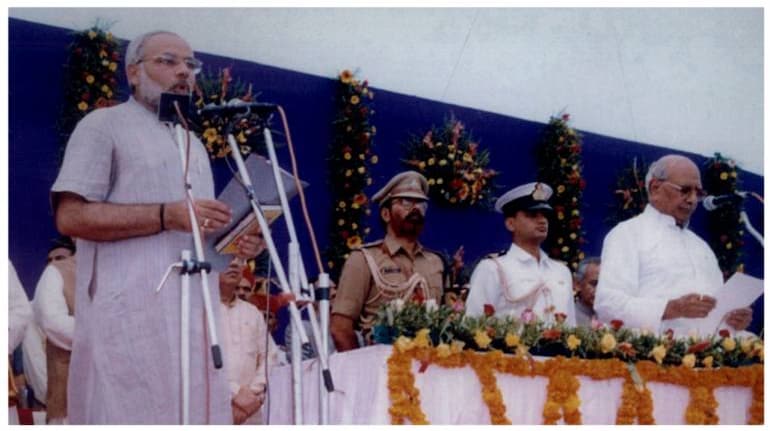 જ્યારે નરેન્દ્ર મોદી 2001 માં આ દિવસે પ્રથમ વખત ગુજરાત મુખ્યમંત્રી છે