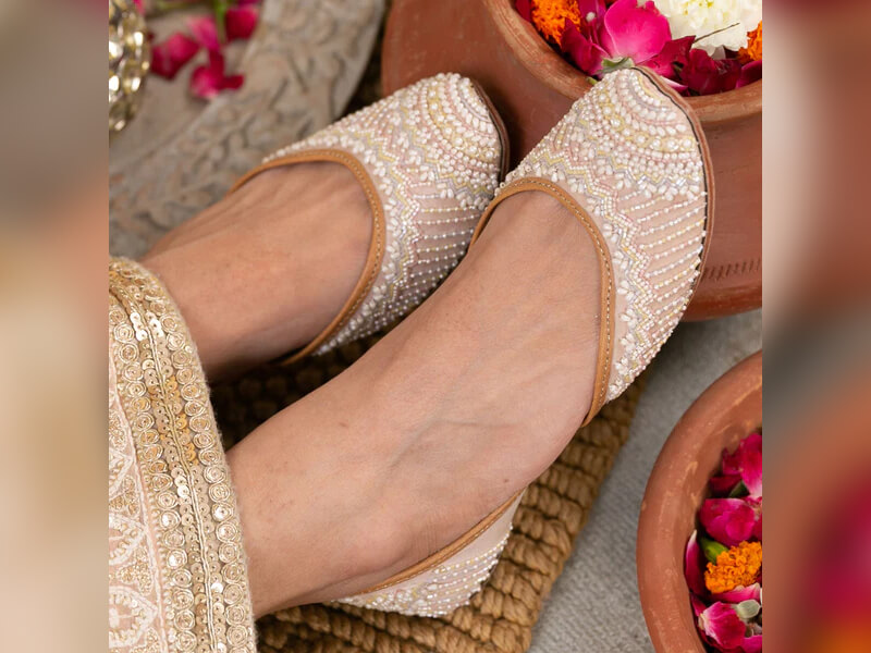 પંજાબી પગરખાં પહેરતી વખતે આ વિશેષ બાબતોને ધ્યાનમાં રાખો