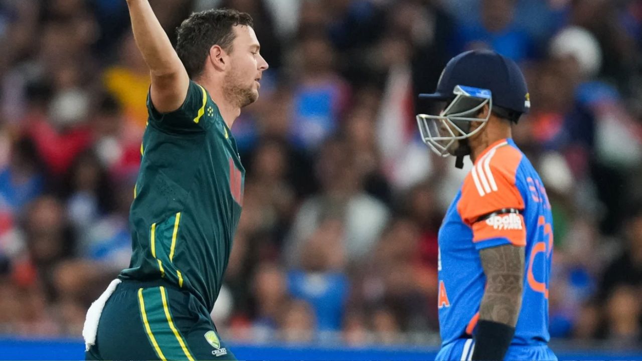 IND vs AUS, STATS: મેલબોર્ન T20માં બનાવ્યા 10 મોટા રેકોર્ડ, સૂર્યાની કપ્તાનીમાં ટીમ ઈન્ડિયાને મળ્યા આ શરમજનક આંકડા 11 IND vs AUS, STATS: મેલબોર્ન T20માં બનાવ્યા 10 મોટા રેકોર્ડ, ટીમ ઈન્ડિયાએ સૂર્યાની કેપ્ટનશીપમાં મેળવ્યા આ શરમજનક આંકડા