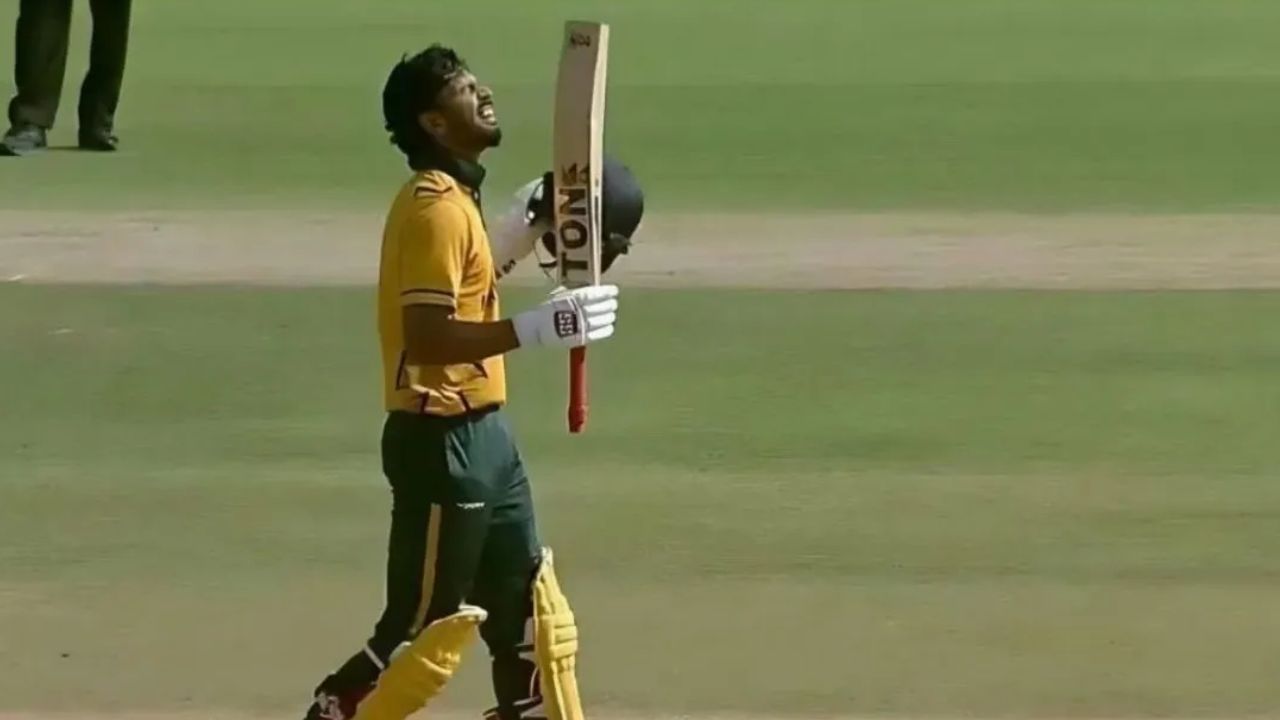 6,6,6,4,4,4,4,4..... રુતુરાજ ગાયકવાડ વિજય હજારે ટૂર્નામેન્ટમાં ચમક્યો, 124 રનની શાનદાર સદી ફટકારી, 12 ચોગ્ગા અને 3 છગ્ગા ફટકાર્યા.