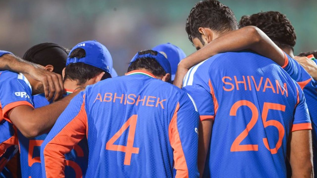 અભિષેક શર્મા બાદ મોહમ્મદ આમિરે ટીમ ઈન્ડિયાને શ્રાપ આપ્યો, કહ્યું 'ભારત સેમીફાઈનલમાં નહીં પહોંચે...' 5 અભિષેક શર્મા બાદ મોહમ્મદ આમિરે ટીમ ઈન્ડિયાને ફટકાર લગાવી, કહ્યું 'ભારત સેમીફાઈનલમાં નહીં પહોંચે...'