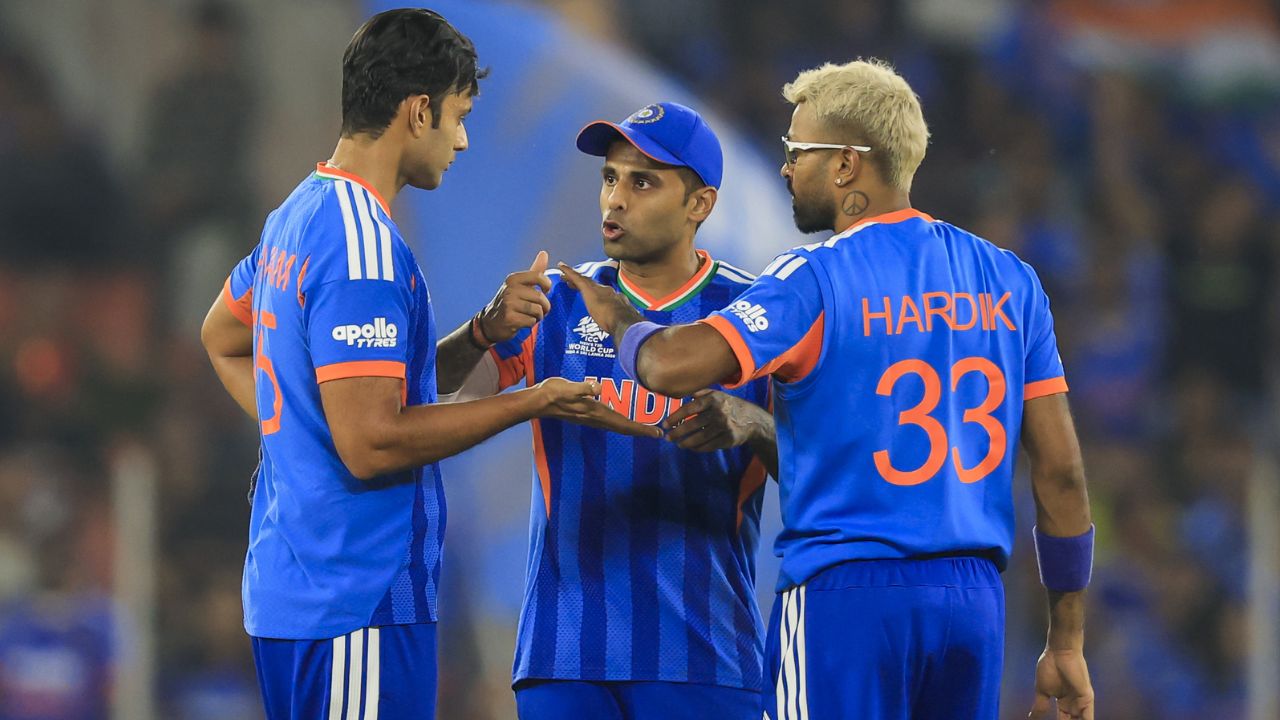 આફ્રિકાથી હાર પણ ભારતને પછાડી શકશે નહીં, આ સમીકરણ તેને સેમી ફાઇનલિસ્ટ 5 બનાવી દેશે ભારત આફ્રિકા સામે હારી જાય તો પણ બહાર નહીં થાય, આ સમીકરણ તેને સેમી ફાઇનલિસ્ટ બનાવી દેશે