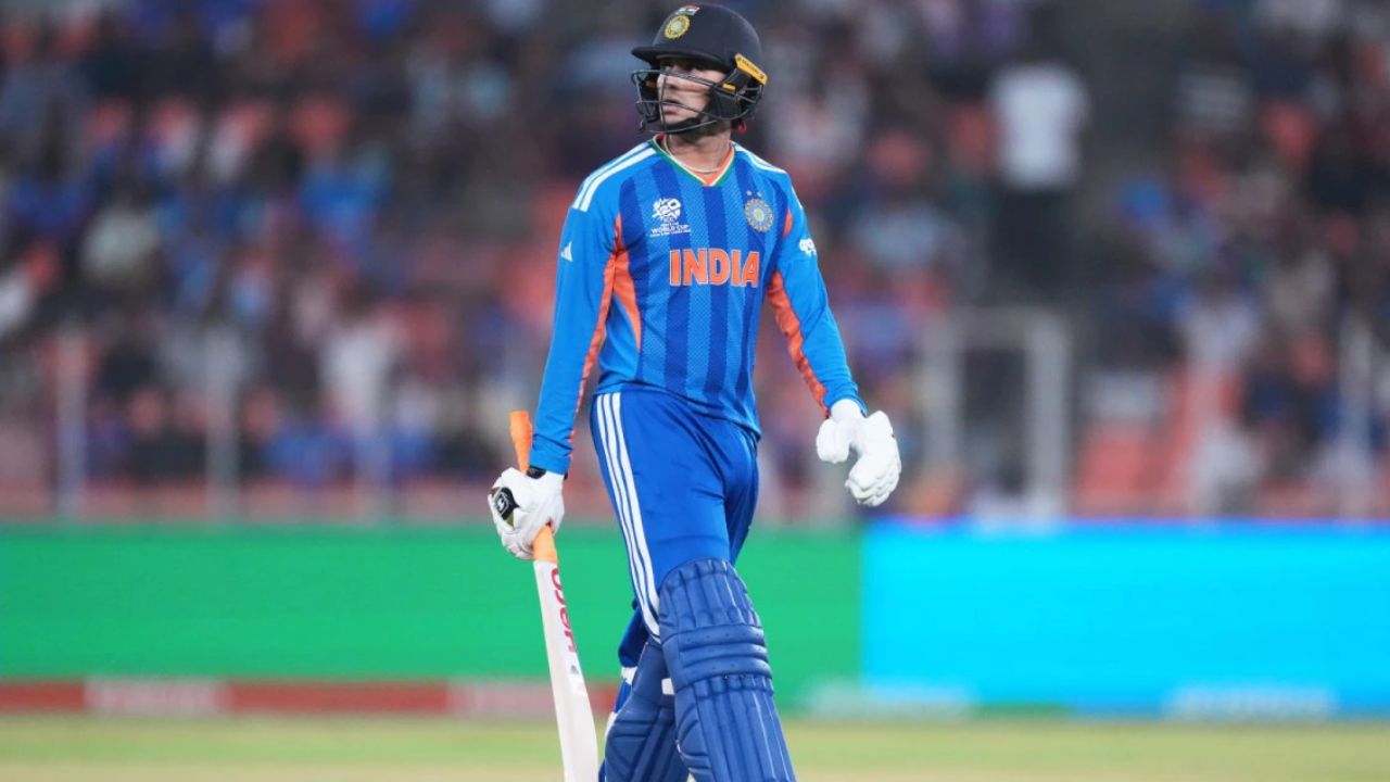 જો અભિષેક શર્મા મોહમ્મદ આમિરની આ સલાહ માની લે તો તે ઝિમ્બાબ્વે 26 સામે 150 રન બનાવી લેશે. જો અભિષેક શર્મા મોહમ્મદ આમિરની આ સલાહ માની લેશે તો તે ઝિમ્બાબ્વે સામે 150 રન બનાવી લેશે.