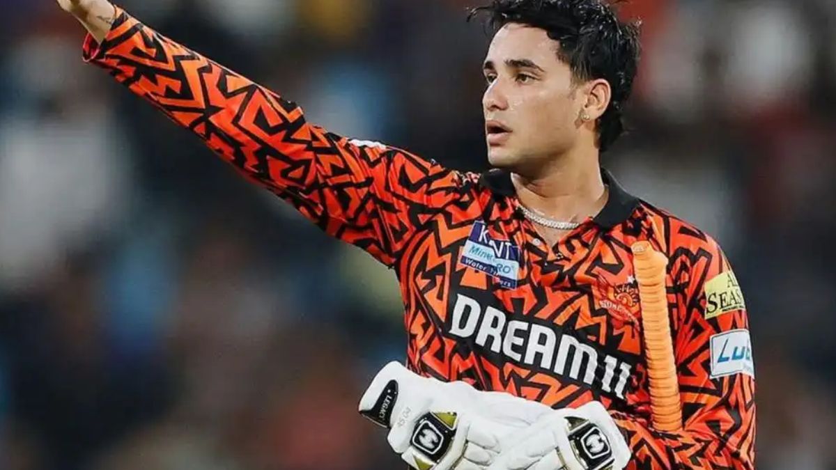 અહીં ટીમ ઈન્ડિયા બની ચેમ્પિયન, બીજી તરફ અભિષેક શર્માને મળી મોટી ભેટ, ચૂંટાયા નવા કેપ્ટન 4 સનરાઇઝર્સ હૈદરાબાદના વર્તમાન કેપ્ટન, પેટ કમિન્સ, 2026 IPL સિઝન માટે અનુપલબ્ધ રહેશે; પરિણામે, ફ્રેન્ચાઇઝીએ અભિષેક શર્માને તેના કેપ્ટન તરીકે નિયુક્ત કરવાનો નિર્ણય લીધો છે.