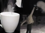 ગરમ પાણીને બરફમાં ફેરવવાનો પ્રયાસ એક મહિલા માટે મોંઘો સાબિત થયો