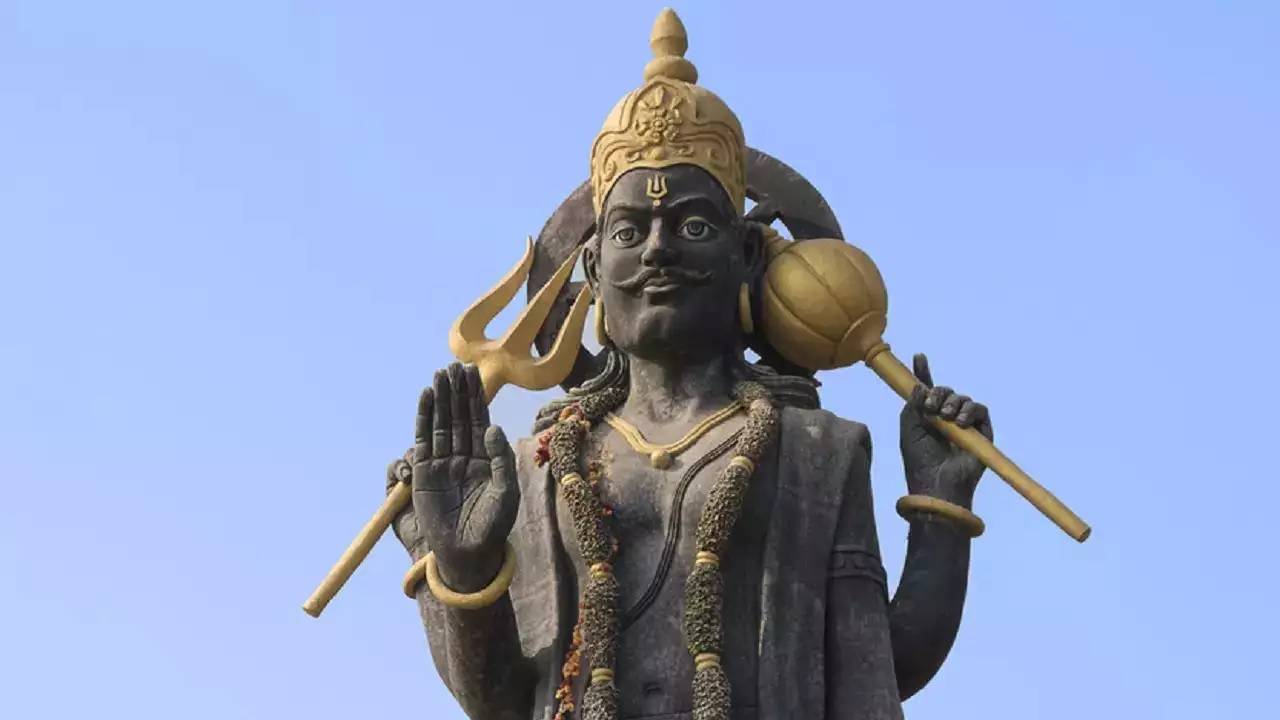 શનિ ત્રયોદશી 2025 શનિ ત્રયોદશી પર ભૂલથી પણ ન કરો આ કામ