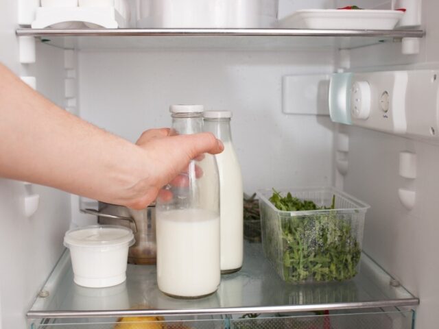 fridge_milk_1739175467147_173917-1.jpg