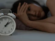 મોડી રાત્રે sleeping ંઘ: મોડી રાત્રે જાગવાની ટેવને કારણે માનસિક સ્વાસ્થ્યનું જોખમ વધી શકે છે