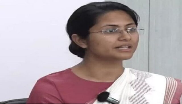 Harshita-goyel-upsc-topeer.jpg