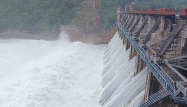 Panam-dam.jpg