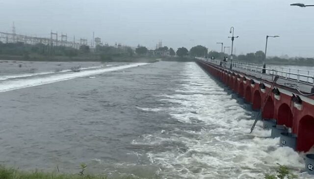 Aajwa-Dam-Baroda.jpg