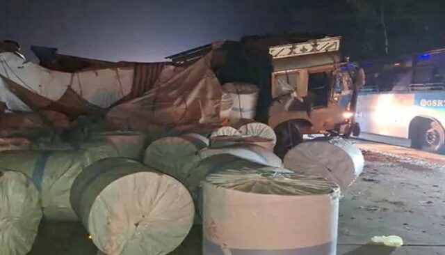 Accident-Limkheda-highway.jpg