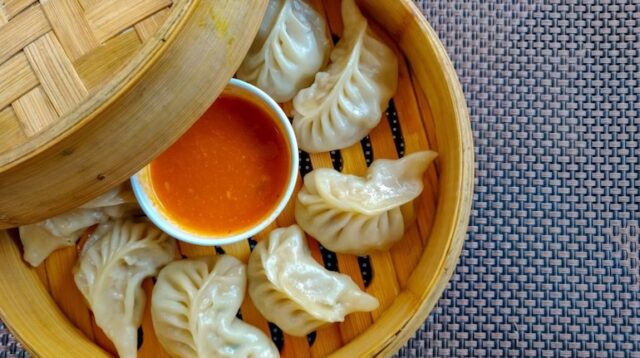 momos_145730854.jpg