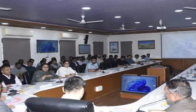 Surendranagar-collector-meeting.jpg