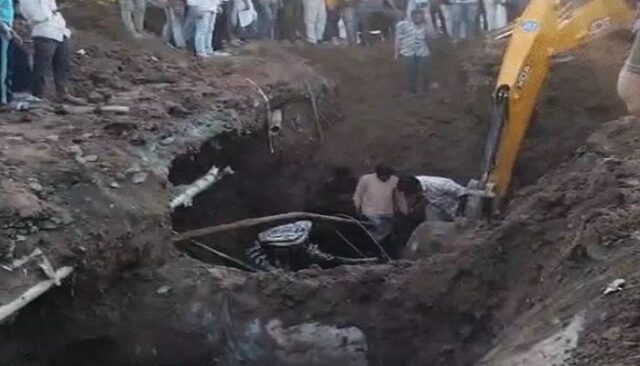 Cliff-collapsed-in-Baroda.jpg