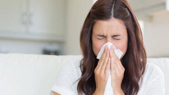 cold-and-cough-winters-winter-ca_420355538.jpg