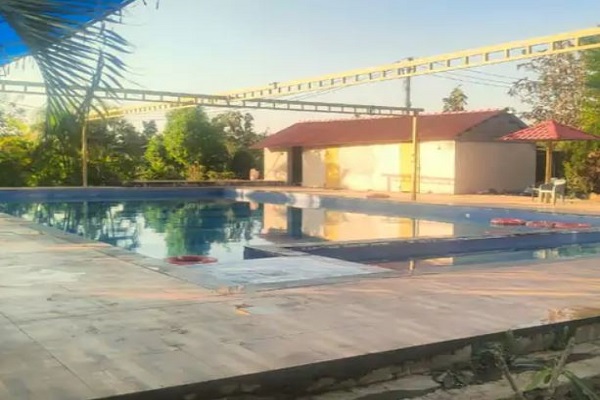 Swimming-pool.jpg