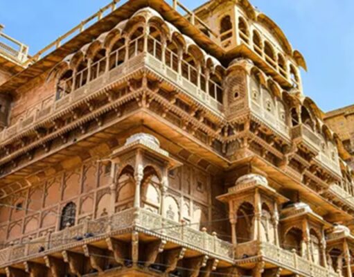 જેસલમેરમાં 22 વર્ષ બાદ ફરીથી પેસેન્જર ટેક્સ લાગશે, શહેરમાં પ્રવેશવા પર ટેક્સ ભરવો પડશે.