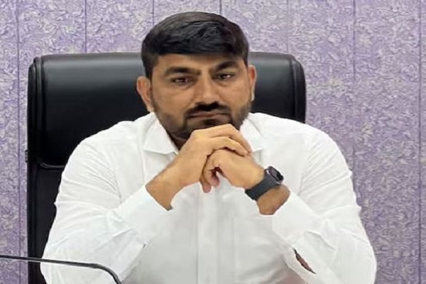 collctor-arreset-surendranagar-land-scandal.jpg