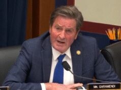 ભારતીય અમેરિકનના દેશનિકાલ પર યુએસ ધારાસભ્યએ સીટ ખાલી કરી