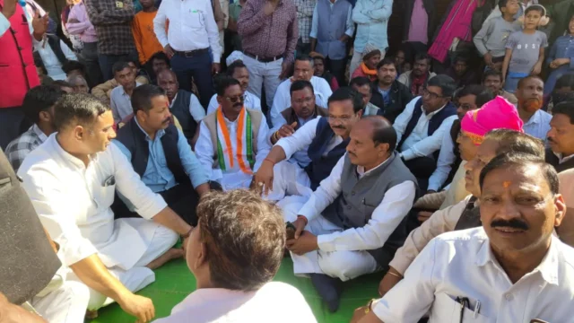 balrampur-dharna.webp.webp