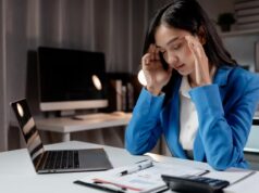 હૃદયની સલામતી જોખમમાં! જાણો કેવી રીતે લાંબા સમય સુધી કામ કરવાની અને મોડી રાત સુધી જાગવાની આદતોથી હૃદયની બીમારીઓ વધે છે.