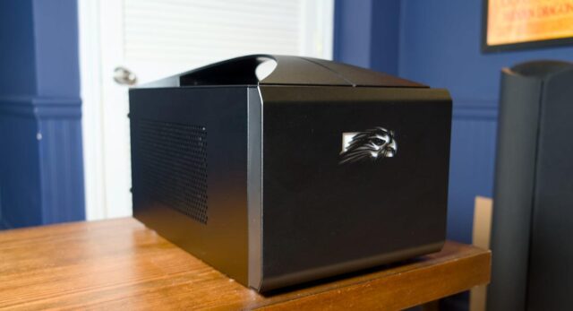 falcon_northwest_fragbox_1.jpg