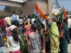 સુરગુજામાં કમળાને લઈને શરૂ થયું રાજકારણ, બે દર્દીના મોત બાદ કોંગ્રેસે કોર્પોરેશનનો ઘેરાવ કર્યો, મેયરના રાજીનામાની માંગ કરી.