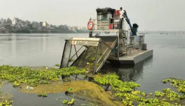 Tapi-river-cleaning.jpg