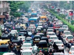 સુરતમાં સરથાણાથી કામરેજ સુધી ટ્રાફિકજામની સમસ્યાથી વાહનચાલકો પરેશાન