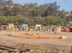 હજીરામાં બીજા દિવસે આર્સેલર મિત્તલ નિપ્પોન સ્ટીલ કંપનીમાં L & T ના શ્રમિકો એકઠા થયા