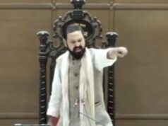 Gplus News ઘર બન્યું અખાડો; રાજસ્થાન વિધાનસભામાં મદન દિલાવર અને હકમ અલી વચ્ચે ઝપાઝપી થઈ હતી, અધ્યક્ષે ધારાસભ્યોને રસ્તા પર દરોડા પાડવા જણાવ્યું હતું.