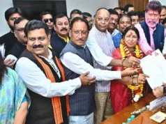 લક્ષ્મી વર્માએ છત્તીસગઢથી રાજ્યસભા માટે ઉમેદવારી નોંધાવી હતી.