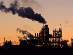 પ્રદૂષણ ફેલાવતા 14 ઉદ્યોગોની વીજળી બંધ, ઉત્પાદન બંધ