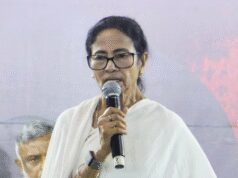 બંગાળમાં IAS-IPS અધિકારીઓની બદલી પર મમતા બેનર્જીએ ચૂંટણી પંચને પત્ર લખ્યો હતો.
