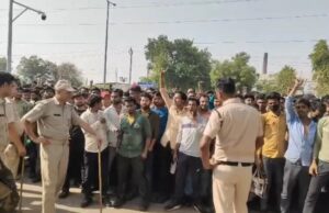 શ્રમિકો ભીવાડીના રસ્તા પર ઉતર્યા, 12 કલાકની શિફ્ટ અને ઓછા પગારને લઈને હંગામો મચાવ્યો, ફેક્ટરીઓમાં કામ બંધ થઈ ગયું.